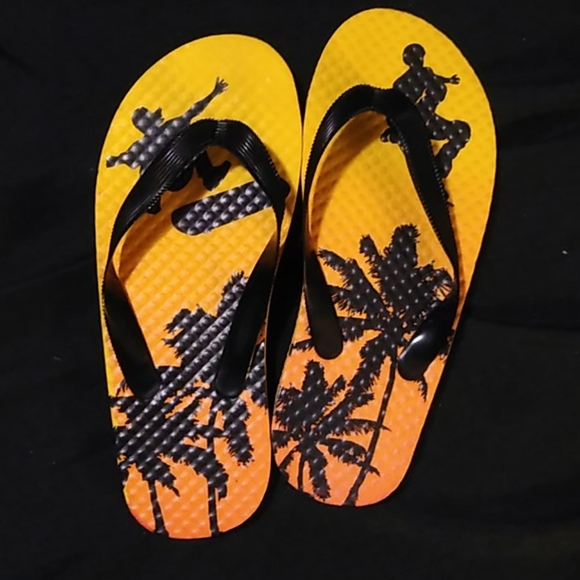 Shoes | Nwt Freewpurchase Little Boys Flip Flops Size 1 | Poshmark